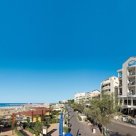 Hotel Prestige Cattolica Exterior foto