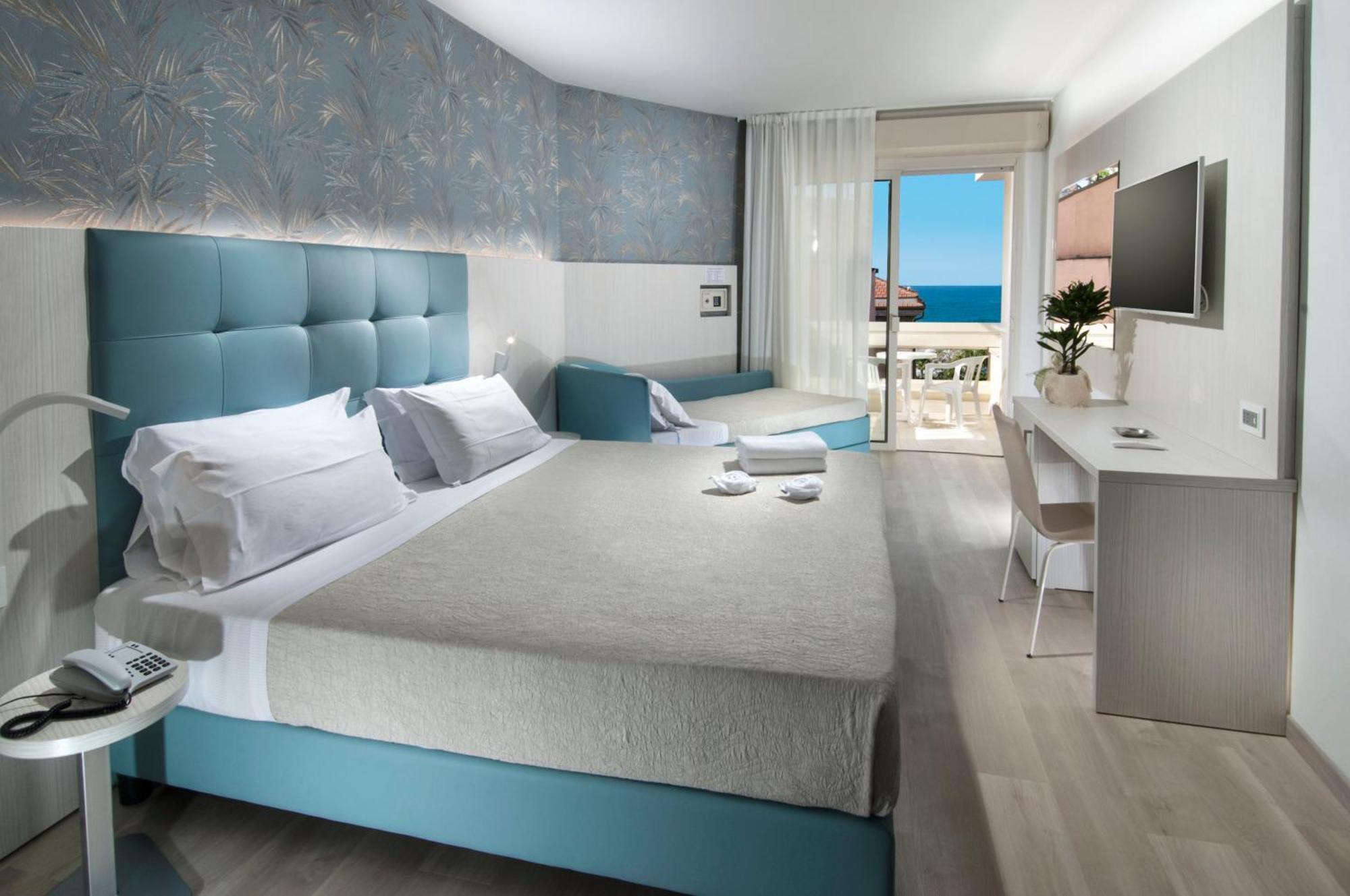 Hotel Prestige Cattolica Exterior foto