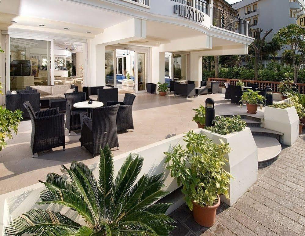 Hotel Prestige Cattolica Exterior foto