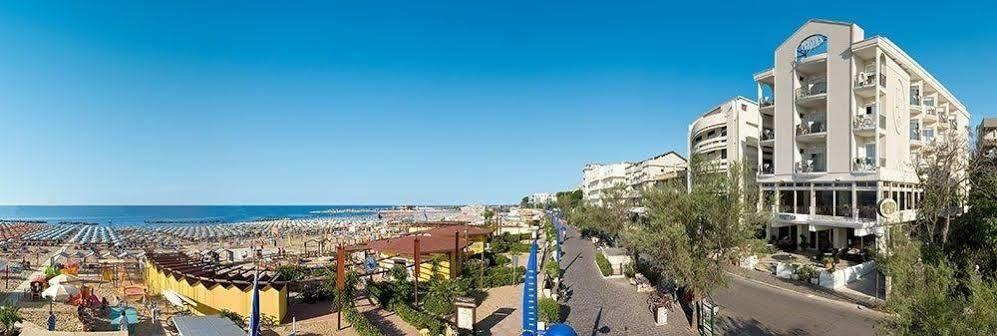 Hotel Prestige Cattolica Exterior foto
